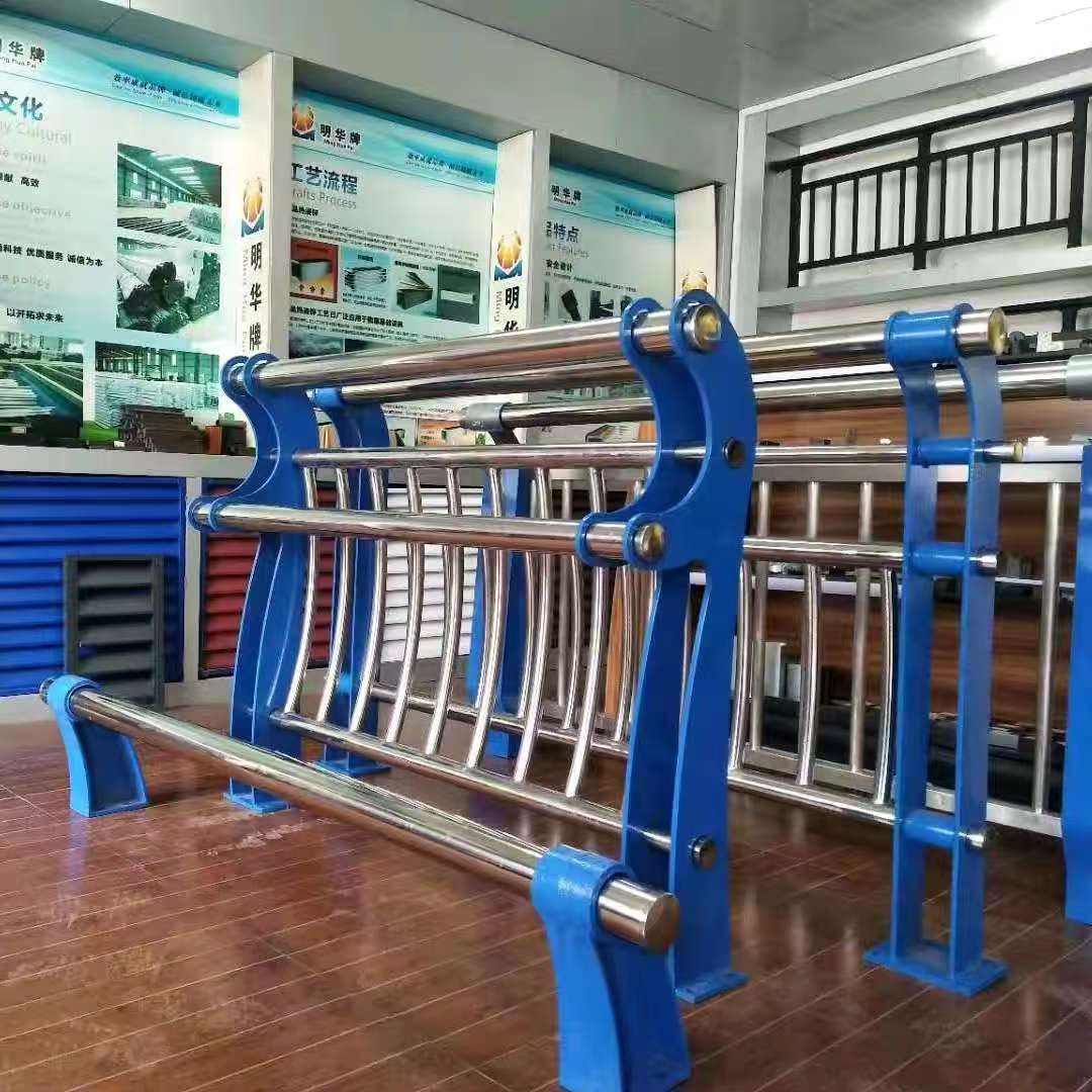 柳州市桥梁防撞护栏桥梁护栏 - 一站式服务
